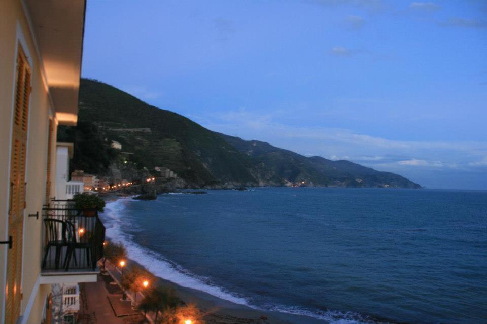 Hotel La Spiaggia Монтероссо-аль-Маре Экстерьер фото